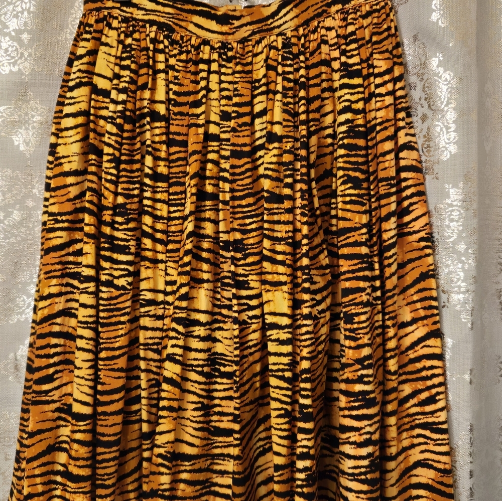 Deadly Dames Swing Skirt